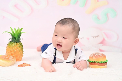 张家界宝宝在妈妈肚子里